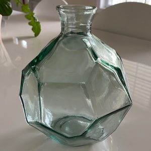 Glass vase